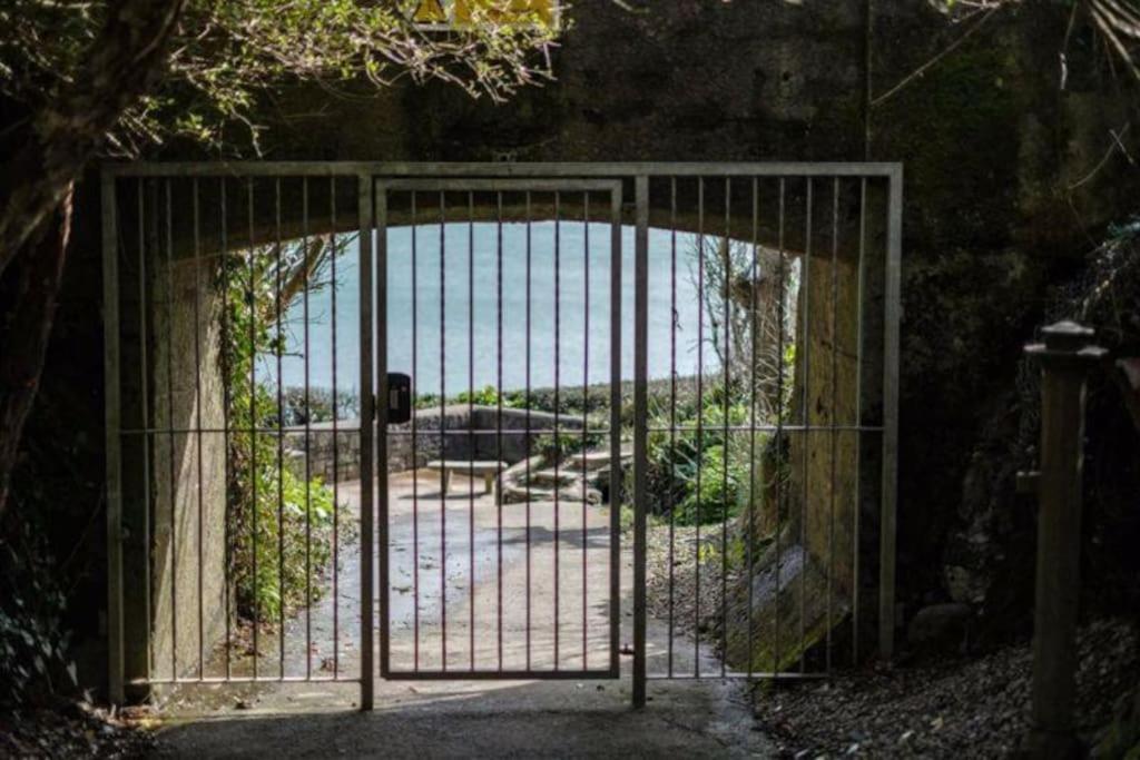 Stunning Apartment, Balconies, Private Beach, Coast Path Charlestown (Cornwall) Exterior photo